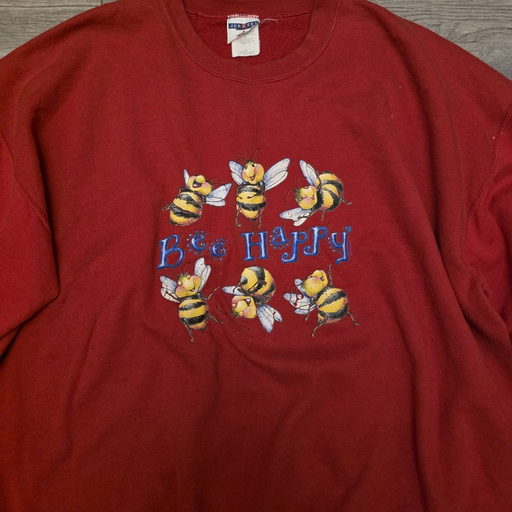 Jerzees Vintage Red "Bee Happy" Graphic Sweatshirt